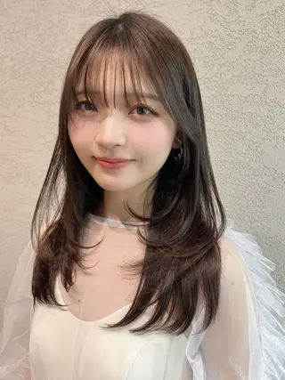 セミロング カラー 興津/韓国レイヤー ダブルカラー美髪縮毛のヘアスタイル