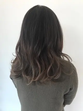 ミディアム カラー 湯浅 了一のヘアスタイル