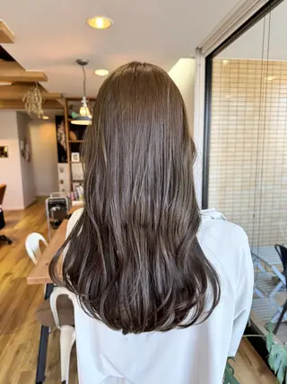 ロング カラー ツキダテ ユイのヘアスタイル