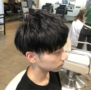 ショート パーマ メンズ メンズ レイヤー ウルフ 弓木啓輔のヘアスタイル