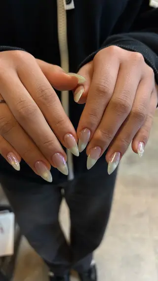 ネイル しおん🎶｜ひと 癖ニュアンス｜個性派のネイルデザイン