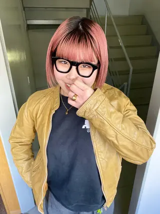 ショート カラー パーマ ヘアアレンジ デザインカラー/ボブ ブリーチカラー/ユリのヘアスタイル