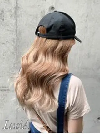 カラー ロング ヘアアレンジ LuciA エクステカラーのヘアスタイル