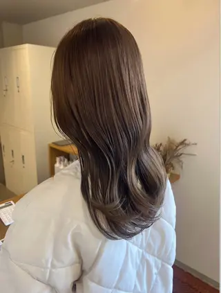 カラー 新美 あかねのヘアスタイル