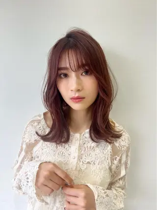 ミディアム カラー 瀧上 菜津美のヘアスタイル