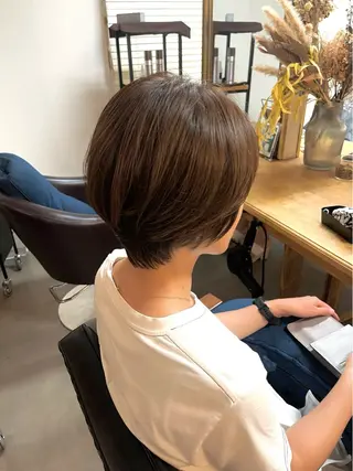 ショート 縮毛矯正✨グレー ジュカラー✨MOEのヘアスタイル