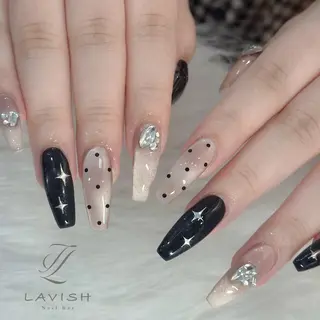 ネイル LAVISH nanamiのネイルデザイン