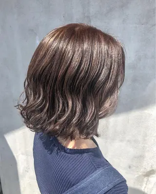 ミディアム カラー 佐藤 美聡のヘアスタイル