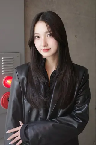 ロング カラー 🦋レイヤーカット ミドリカワ🦋のヘアスタイル