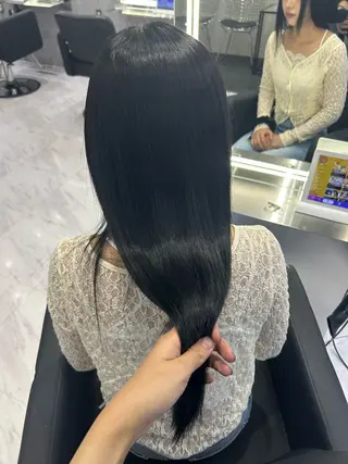 ロング 安藤 美羽のヘアスタイル