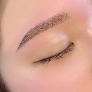 アイブロウ 小笠原 佳歩のマツエク・マツパデザイン