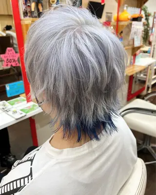 ショート カラー まさき✂︎ブリーチ／ デザインカラーのヘアスタイル