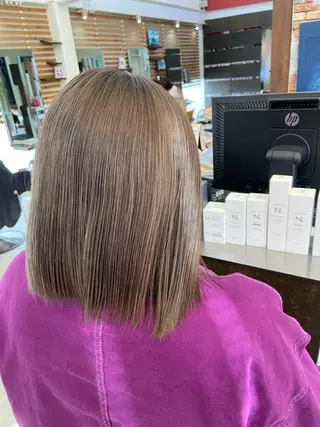 ミディアム 鈴木 琴乃のヘアスタイル