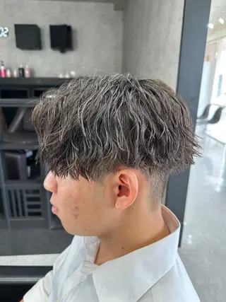 ショート パーマ メンズ ユウ🪄 パーマ指名No1のヘアスタイル
