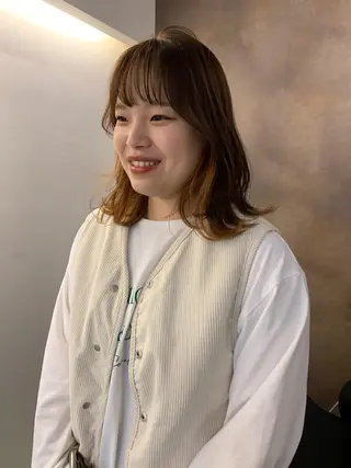 ミディアム カラー SAKINO. ベージュカラーのヘアスタイル
