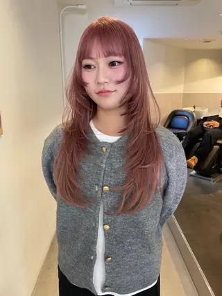 ロング カラー MIU/ルーツカラー 顔まわりレイヤーのヘアスタイル