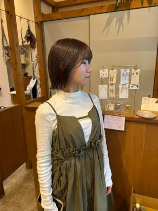 ショート カラー ENIF　大島 芽生のヘアスタイル