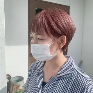 ショート カラー 綿貫 美雪のヘアスタイル
