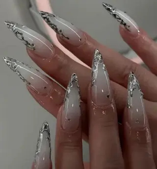 ネイル Queen Nail 柏店　クイーンネイルのネイルデザイン