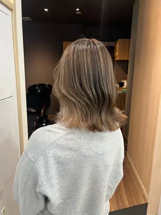 ミディアム カラー 🪽髪質改善矯正 🤍MIU🤍のヘアスタイル