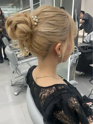 ヘアアレンジ ヘアセット🎀耳つぼ 👂💎MONAMIのヘアスタイル