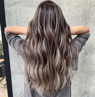 セミロング カラー タナカ タクヤのヘアスタイル