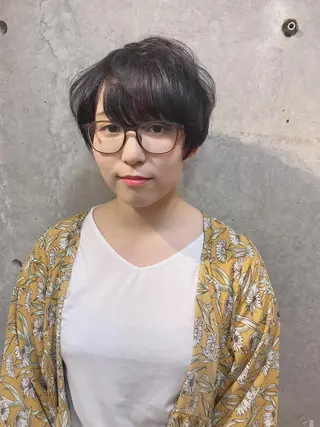 ショート カラー 及川 光のヘアスタイル