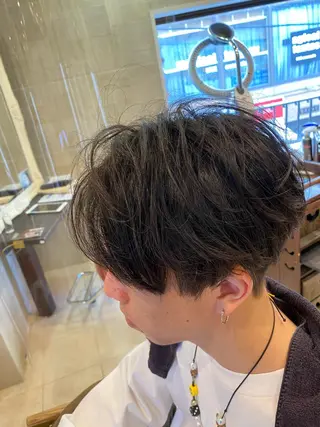 ミディアム カラー特化 横川　翔希のヘアスタイル