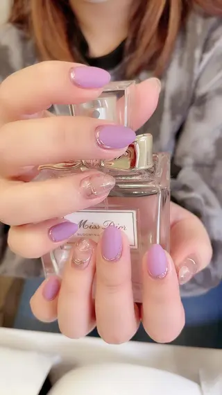 ミディアム カラー ネイル Petite Cannelleのネイルデザイン