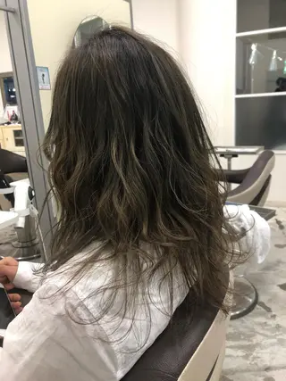 ロング カラー 吉田 凌也のヘアスタイル