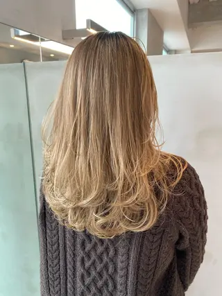 ロング 透明感モテ艶髪カラー Gallicaイリサのヘアスタイル