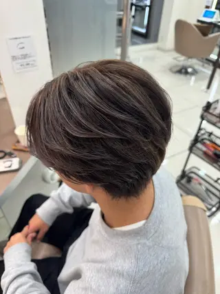 カラー メンズ メンズ特化シャドウパ ーマラウンドマッシュのヘアスタイル