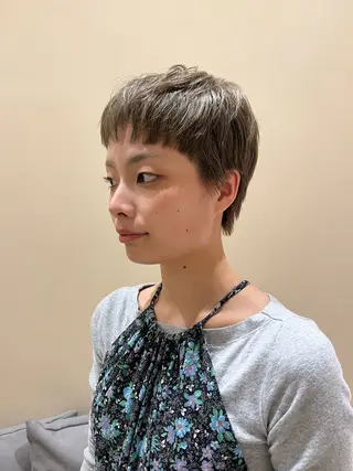 ショート レイヤーカット NERO加藤木麻彩のヘアスタイル