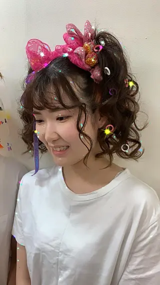 ヘアアレンジ 羽エクステ🩷 🤍まき🤍のマツエク・マツパデザイン