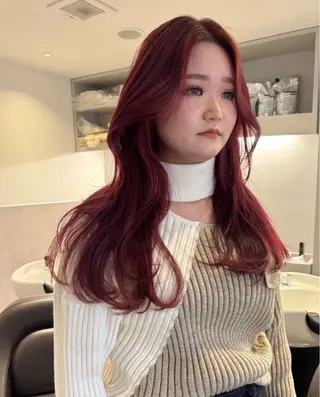 セミロング カラー RAIMA ケアハイトーンのヘアスタイル