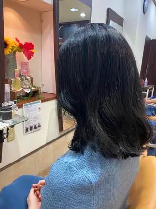 ミディアム カラー サプリームヘア 飯田みち瑠のヘアスタイル