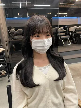 ロング カラー 伊藤 莉奈　韓国ヘアのヘアスタイル