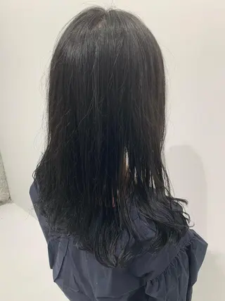 セミロング カラー TAKUMI .のヘアスタイル
