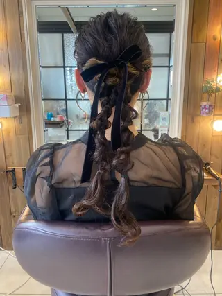 ロング ヘアアレンジ riho/ブリーチ/ デザインカラー/辻堂のヘアスタイル