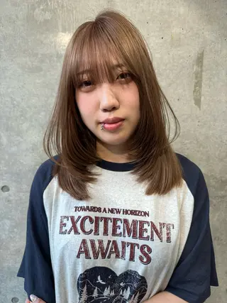 セミロング カラー DAIKIベージュ 🍂レイヤーカットのヘアスタイル