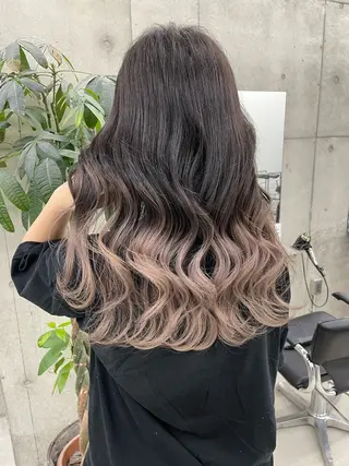 ロング 手島 カミラのヘアスタイル