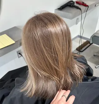 セミロング カラー 脱白髪染め❕白髪 ぼかし特化🌟ヨコタのヘアスタイル