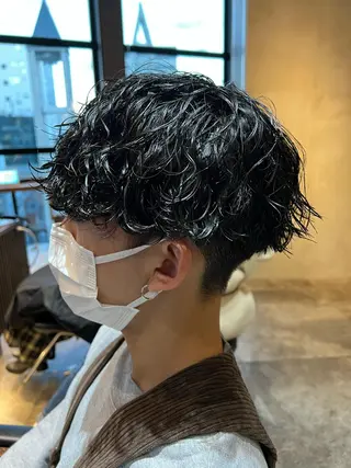 ミディアム パーマ メンズ 波巻きスパイラルパー マ/シャドウパーマ駿のヘアスタイル