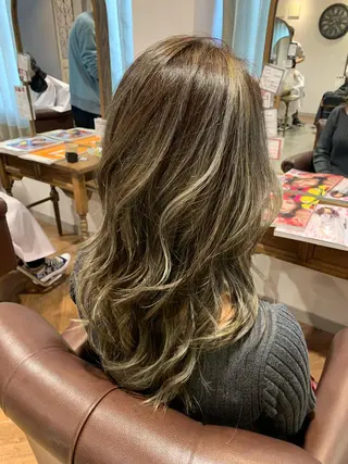 セミロング カラー パーマ ヘアアレンジ キッズ ネイル マツエク・マツパ 韓国♡ハイライト ♡YURIのヘアスタイル