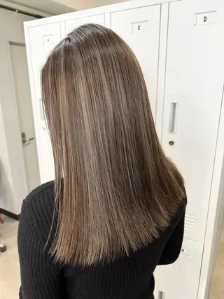 セミロング KYOKO 【Bear】のヘアスタイル