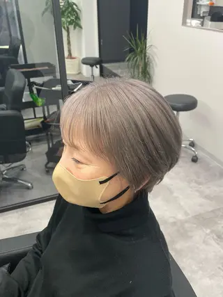 ショート カラー COCO .のヘアスタイル