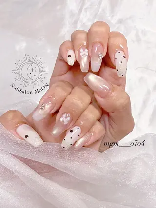 MoON...❤︎ MeGuのネイルデザイン