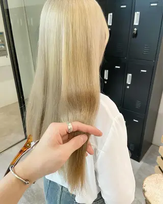 ミディアム カラー ウルフカット レイヤーカット上柿のヘアスタイル