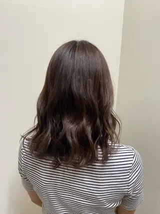 カラー ミディアムレイヤー/ 艶カラーNorikaのヘアスタイル