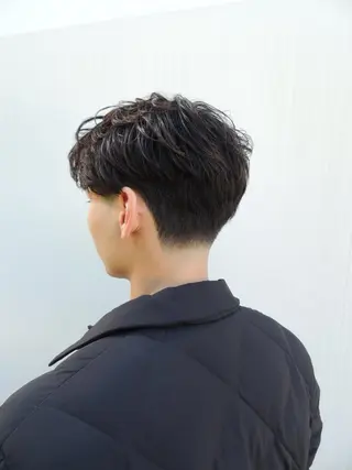 ショート メンズ ⚡メンズパーマフ ェードカットTomyのヘアスタイル